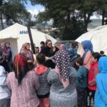 Pınar Altuğ Instagram - HATAY kalbimi sende bıraktım🙏🏻 Koşup bana sarılan çocuklar,herşeye rağmen aslan gibi sağlam duran kadınlar,herkese tek tek ismiyle hitap edip herşeye yetişmeye çalışan komutanım,Türk kadınının gücünü gösteren Türkiyenin en genç muhtarı olmaya aday Özlemcim,doğumgününü çocuklara pasta göndererek kutlayan Halil abi,gönüllü öğretmenler❤️❤️❤️❤️❤️ Hepiniz iyi ki varsınız🙏🏻🙏🏻🙏🏻 #Hatay #Aktepe Aktepe, Hatay, Turkey