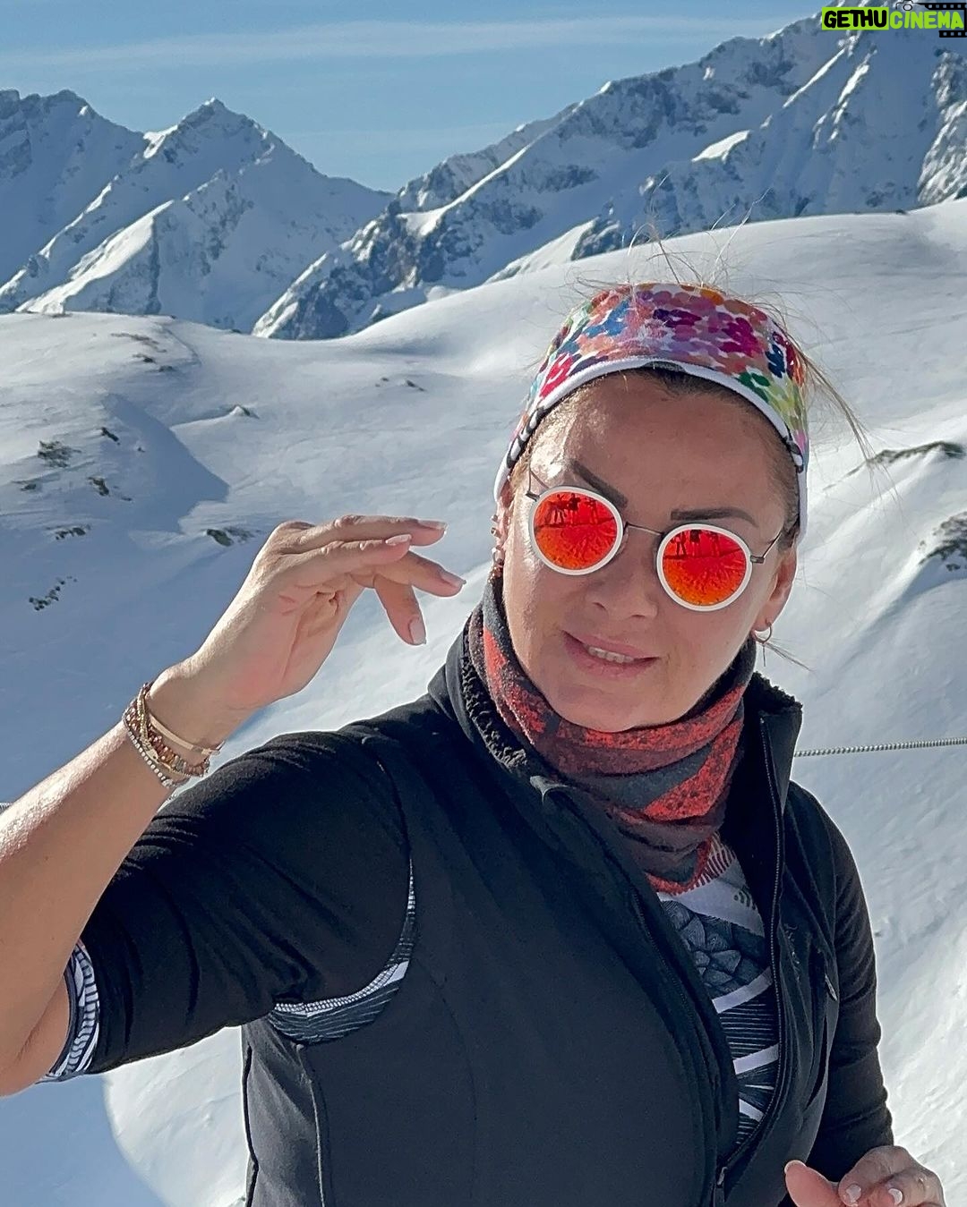 Pınar Altuğ Instagram - Kayak tatili Dump 2… #TatilBitipDoneli1HaftaOldu