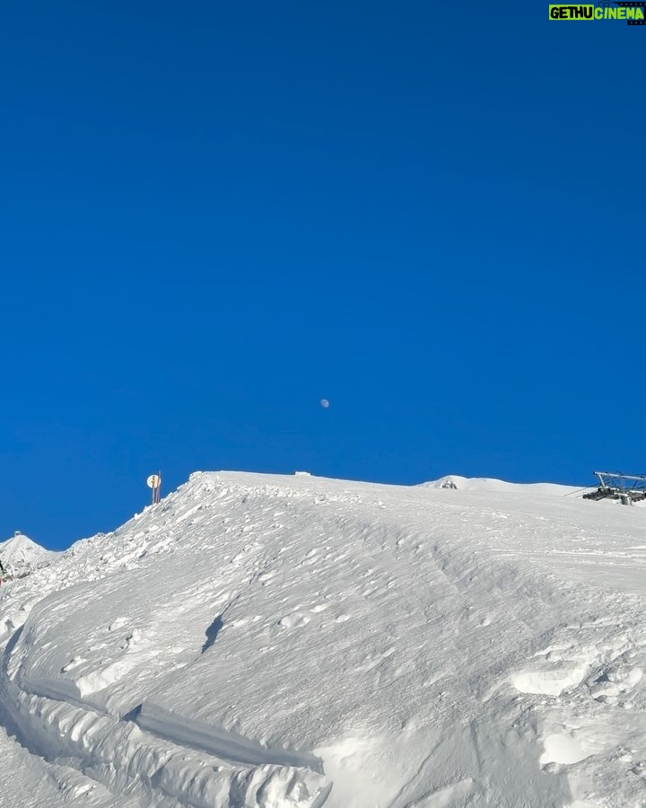 Pınar Altuğ Instagram - Kayak tatili Dump… Alpe d'Huez