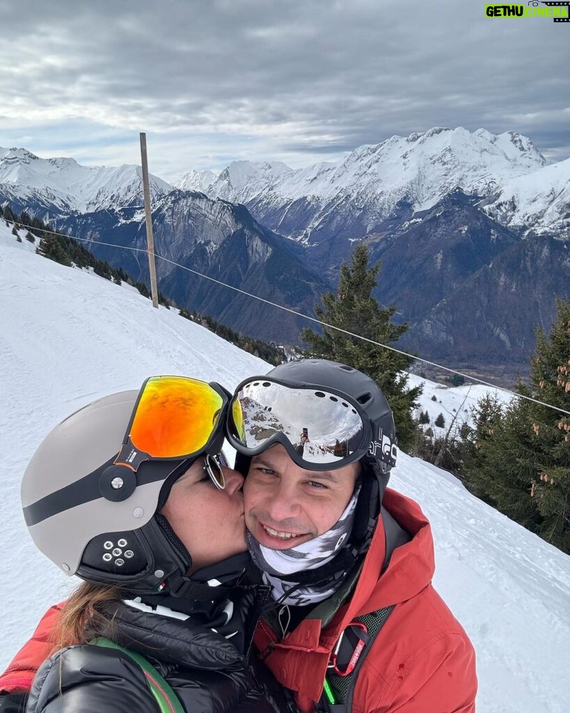 Pınar Altuğ Instagram - Kayak tatili Dump… Alpe d'Huez