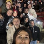 Pınar Altuğ Instagram - Yılbaşı fotoğraflarına ancak sıra geldi🥰 Hayat paylaşınca çoookkk güzel🥳 @yaamuratacan @aslitandoga @cahittanyesilada @zdengizman @sarpdengizman @sgamzeozturk @cemozturk1970 @oztrk_ege @demirdengizman @derind123 @atacan_su #reklam Sway Hotels