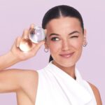 Pınar Deniz Instagram – @lorealparis ailesiyle rekorlara doymadığımız bir yılın ardından 💜🤍🖤
