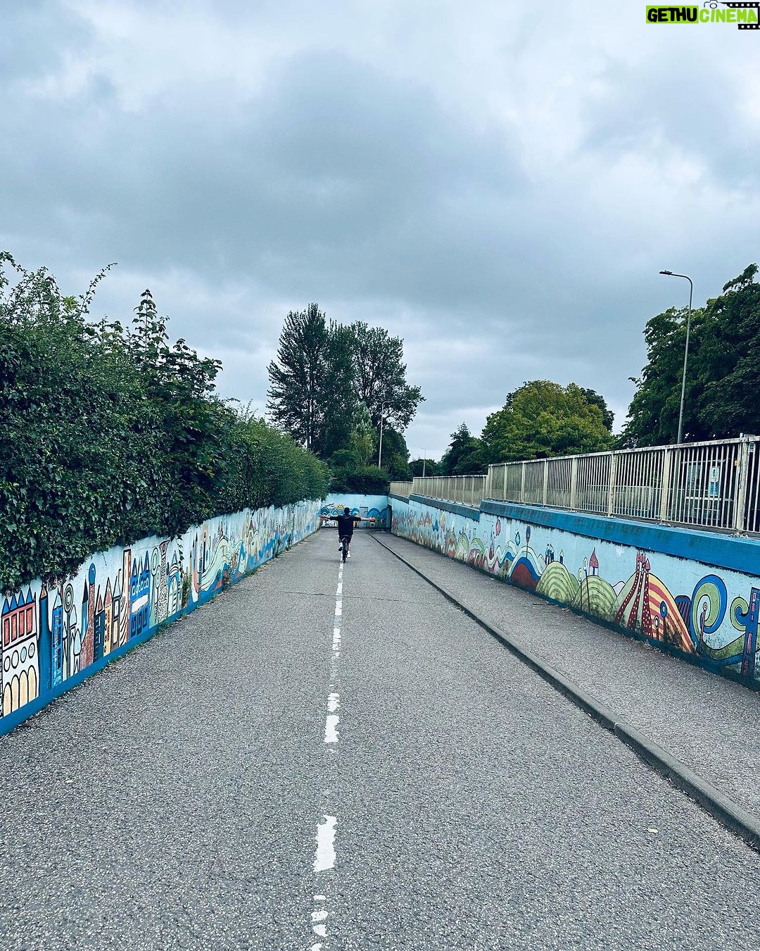 Pınar Deniz Instagram - Yağmura hazırlıksız yakalananlar. 30.07.23’ England Oxford, UK