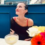 Pınar Deniz Instagram - Kıyafetime uygun ev bulmuşumdur🐷 Notting Hill