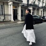 Pınar Deniz Instagram - Soğuk havaya sevindiğime inanamıyorum☔️ London