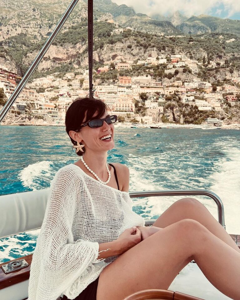Pınar Deniz Instagram - Yaz fotolarım ve tatilim bitti sanıyorsanız yanılıyorsunuz🐬 Amalfi