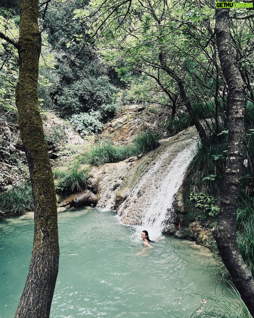 Pınar Deniz Instagram - Polylimnio Waterfalls