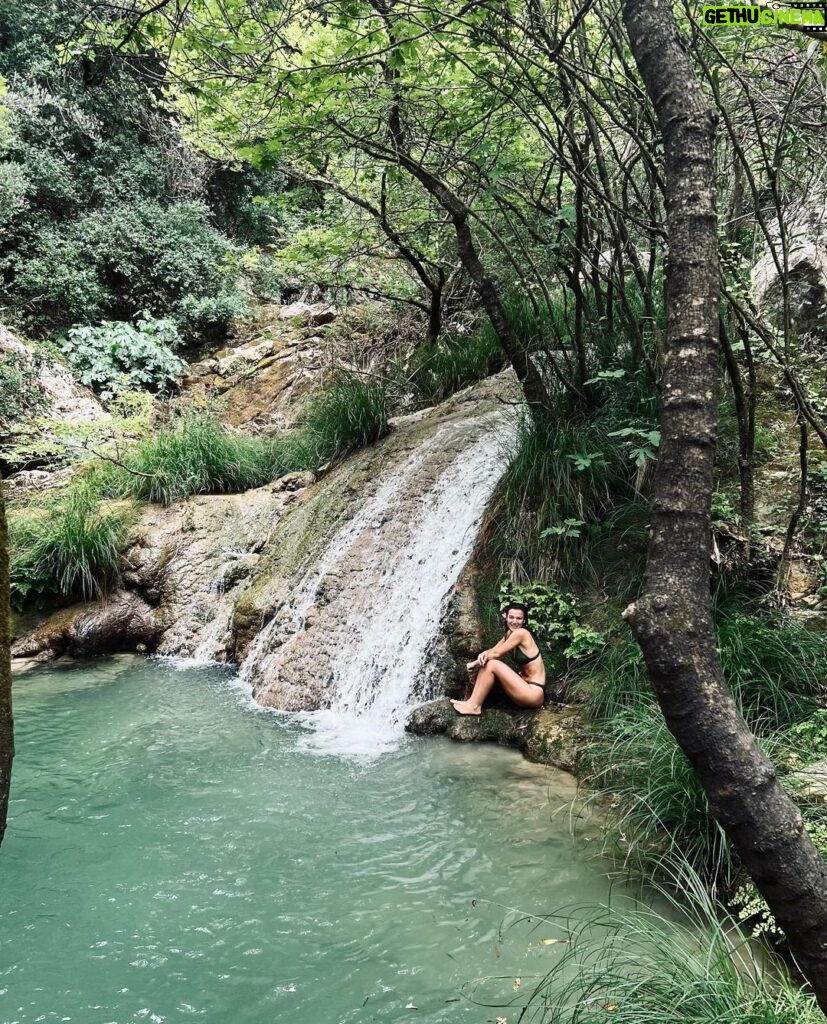 Pınar Deniz Instagram - Polylimnio Waterfalls