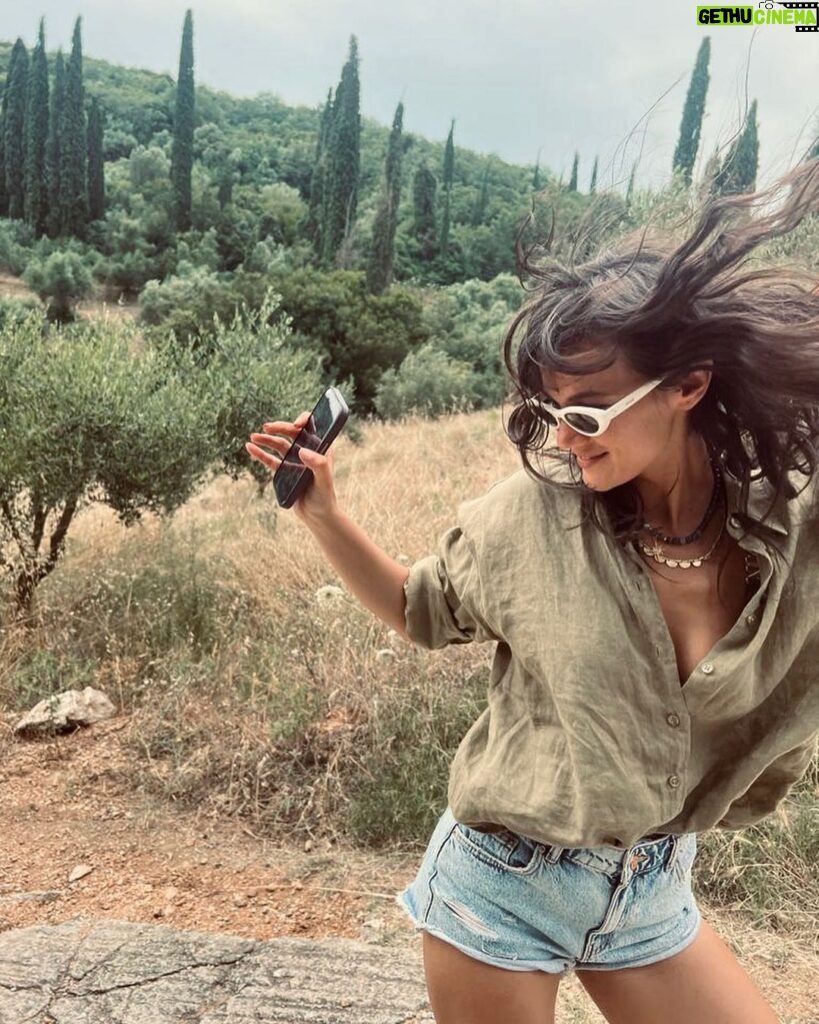 Pınar Deniz Instagram - Road trip. #grecee🇬🇷 Navarino, greece