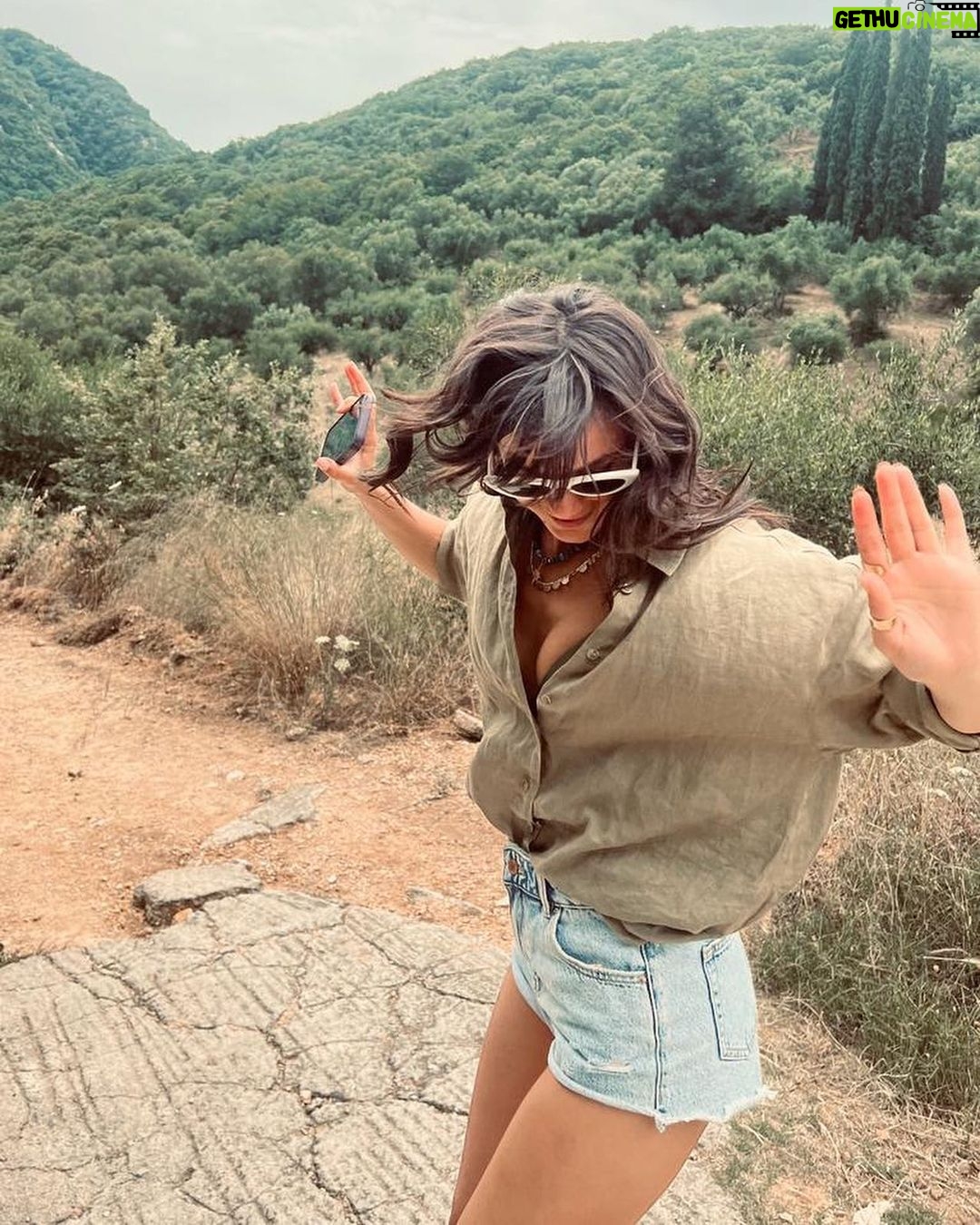 Pınar Deniz Instagram - Road trip. #grecee🇬🇷 Navarino, greece