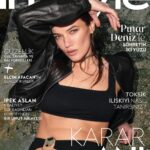 Pınar Deniz Instagram - Teşekkürler tüm ekibe🔪🤍 @pinarrdenizzz @disneyplustr Yayın Direktörü: @isiksimsek Röportaj: @eylulsolakoglu Fotoğraf: @koraybirand Styling: @nazlikayran Styling Asistanları: @ekinsuoktar , @yoncastalf Saç: @ibrahimzengin | @no21istanbul Makyaj: @elcinmutlu_ Makyaj Asistanı: @suleymannakgul Saç Asistanı: @suatbasdemir1 Fotoğraf Asistanları: @batuhankucam , Fırat Arslan Video: @umutsakallioglu Prodüksiyon: @gozdecen , @artandist , @ebrudöner Pr ajansı: @iletisimdeposu Menajer: @ajanstubatacan