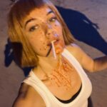 Pınar Deniz Instagram - Aktris şimdi @disneyplustr ‘de 8 bölüm birden yayındaaaaaaaaaa🔪 Hadi izleyin💙 (Bu ara biraz paylaşım yağmuruna tutacağım sizi🤭)