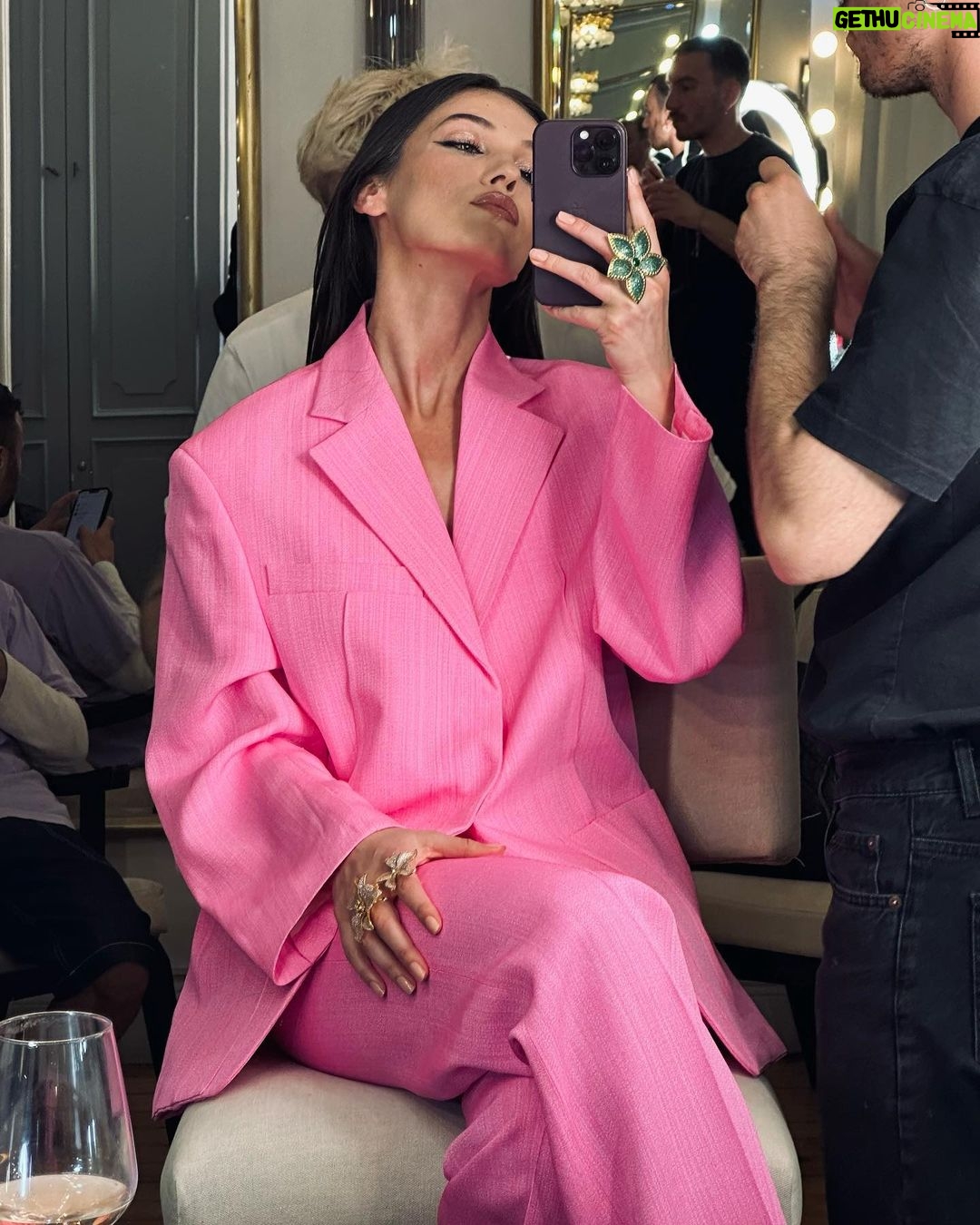 Pınar Deniz Instagram - Pink Panther getting ready🐾