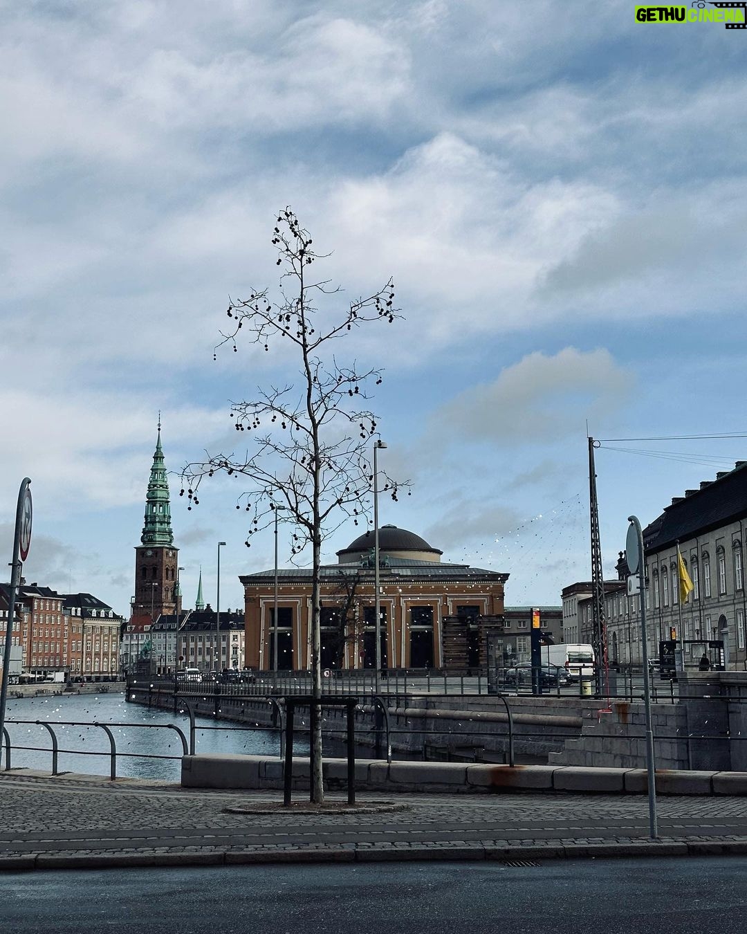 Pınar Deniz Instagram - Anı biriktirmek ne güzel şey. 31.01.23’ Copenhagen. Copenhagen København