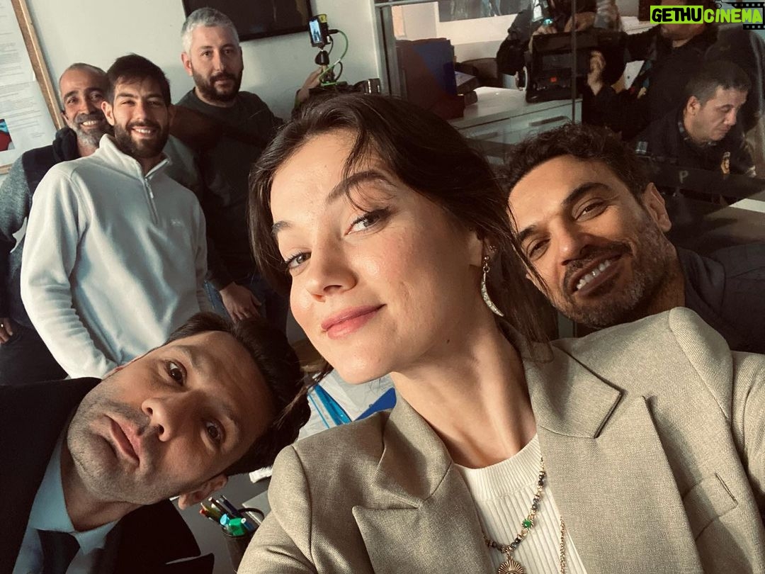 Pınar Deniz Instagram - Yılın son ‘Yargı’sı bu akşam♥️ Aslında ne fotolaaar ne videolaaar var da işte😂 Hadi insaflı davrandım😈