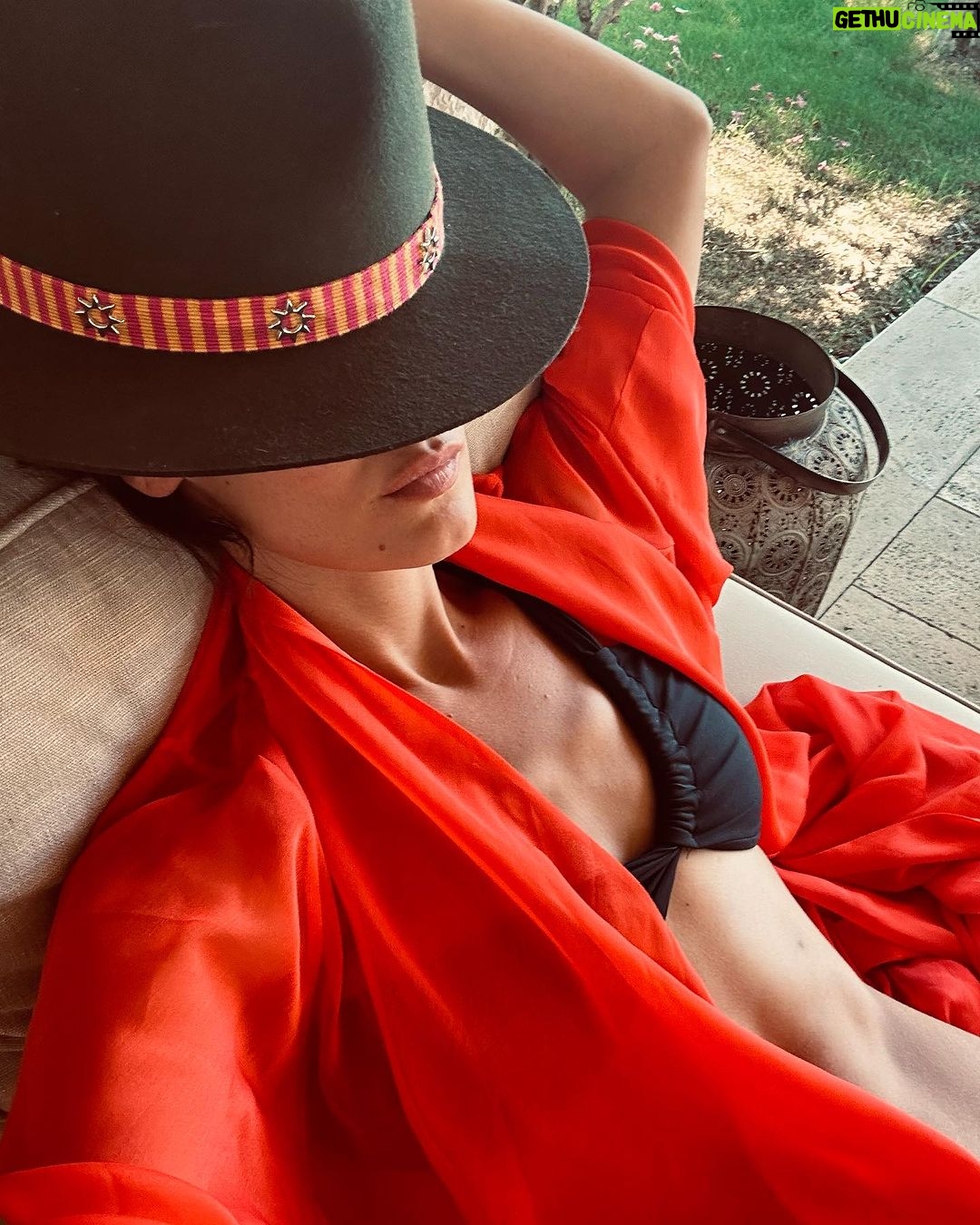 Pınar Deniz Instagram - Özlenen ‘yan gelip yatma’ günleri👀
