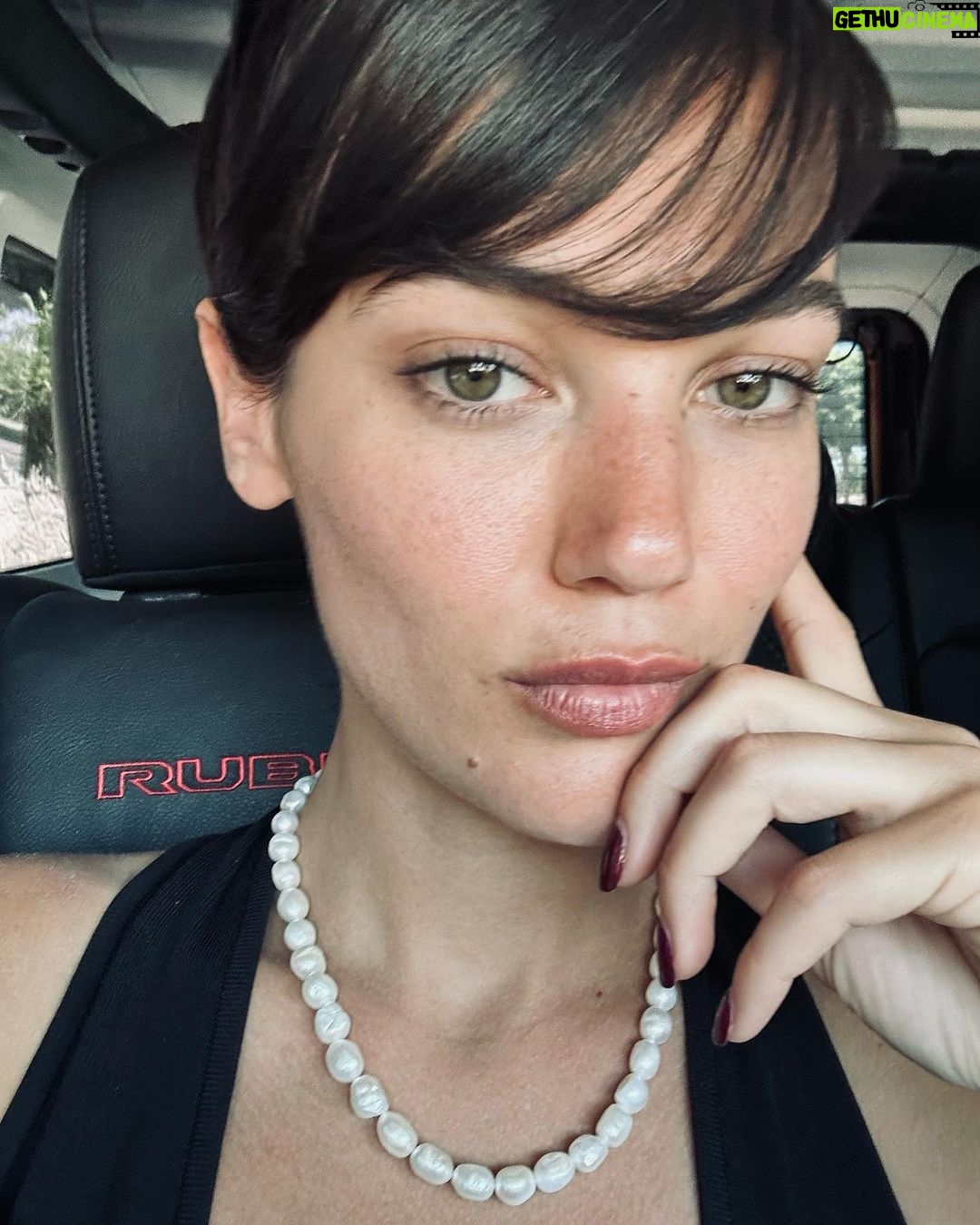 Pınar Deniz Instagram - Özlenen ‘yan gelip yatma’ günleri👀