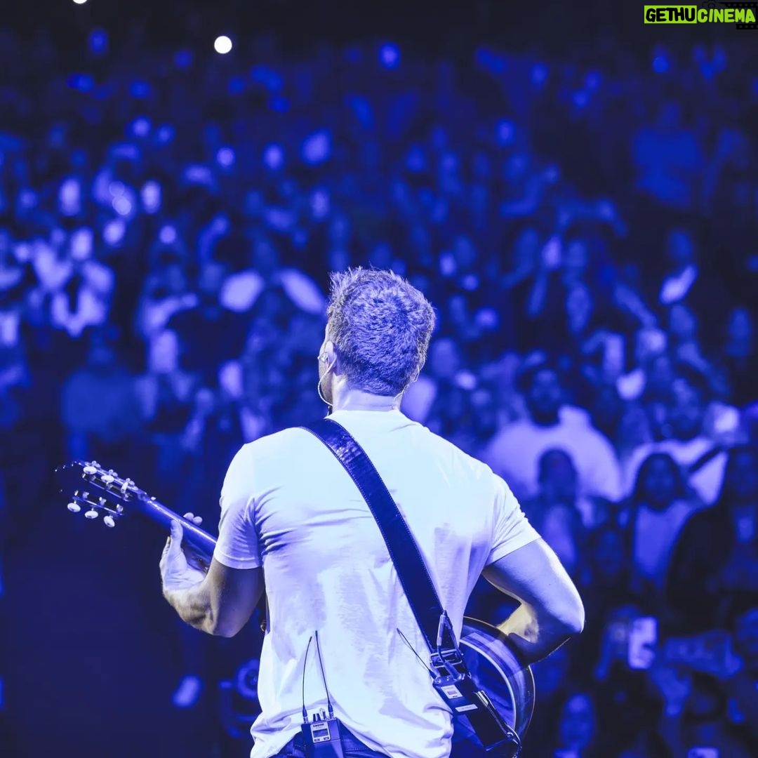 Pablo Alborán Instagram - BOSTON!!!!! It was such an amazing night!! Las noches como las de hoy me recuerdan la ilusión por la cual me dedico a la música. Gracias por tantas lágrimas de felicidad! NEW YORK, VOY PA TI! Boston, Massachusetts