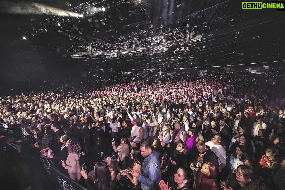 Pablo Alborán Instagram - GRACIAS NEW YORK!!!! No voy a olvidar este día jamás!!! próxima parada: WASHINGTON, ATLANTA y PUERTO RICO!!!! Theater at Madison Square Garden