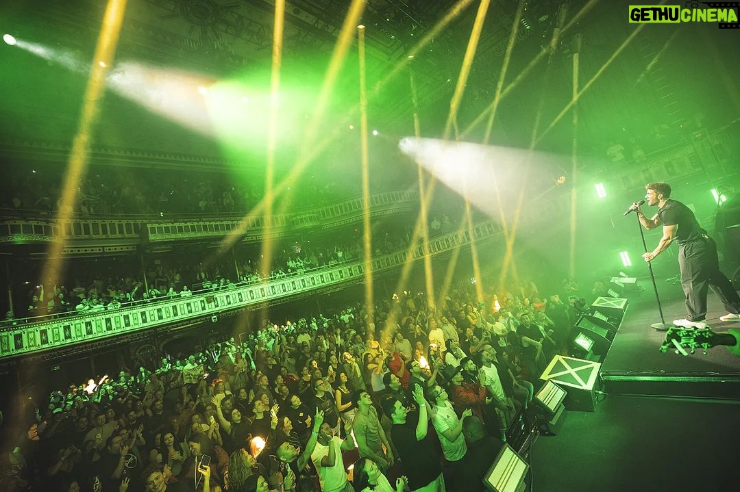 Pablo Alborán Instagram - Gracias ATLANTA!!! otro #SOLDOUT!!!! MENUDA ENERGÍA TAN BUENAAAA MAMMA MÍAAA GRACIAS!!!! Nos vemos en el último show de la gira en PUERTO RICO!!!!! Atlanta,Georgia