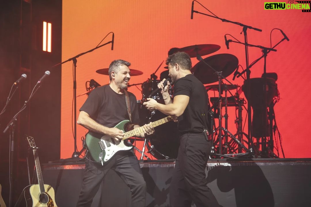 Pablo Alborán Instagram - Gracias ATLANTA!!! otro #SOLDOUT!!!! MENUDA ENERGÍA TAN BUENAAAA MAMMA MÍAAA GRACIAS!!!! Nos vemos en el último show de la gira en PUERTO RICO!!!!! Atlanta,Georgia