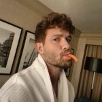 Pablo Alborán Instagram - 1.te robo una patatuela 2.doble de carne y de queso. A la mi**da la dieta macrobiótica 3.mira aquí, esto no ha pasado y lo olvidarás. 4.Vuelve la dieta macrobiótica 5.Bugs Bunny 6.Abs a tope con 12kg 7.sudaíca rica 8.sonando Duquende y Guadiana en mis oídos desde Atlanta. Viva el flamenco de nuestro país!!! 9. Estirame tú que yo no puedo 10. Figue tus fueños y nunca te rindaf. Mañana tocamos en ATLANTA!! Y luego PUERTO RICO!!!! Atlanta,Georgia