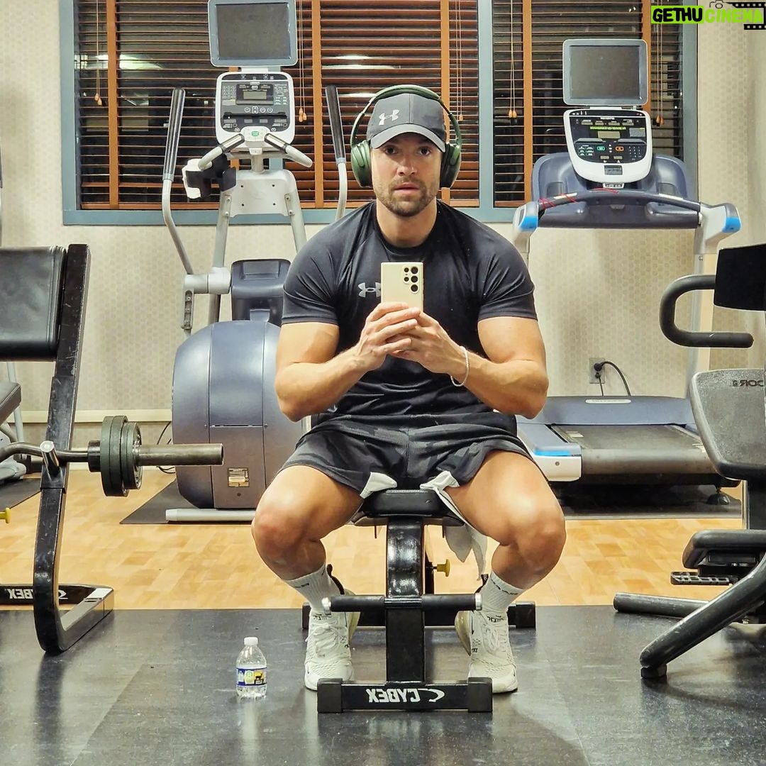 Pablo Alborán Instagram - 1.te robo una patatuela 2.doble de carne y de queso. A la mi**da la dieta macrobiótica 3.mira aquí, esto no ha pasado y lo olvidarás. 4.Vuelve la dieta macrobiótica 5.Bugs Bunny 6.Abs a tope con 12kg 7.sudaíca rica 8.sonando Duquende y Guadiana en mis oídos desde Atlanta. Viva el flamenco de nuestro país!!! 9. Estirame tú que yo no puedo 10. Figue tus fueños y nunca te rindaf. Mañana tocamos en ATLANTA!! Y luego PUERTO RICO!!!! Atlanta,Georgia