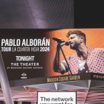 Pablo Alborán Instagram - 1-soy oficialmente un niño melón (@cerribero aquí han atinado más que en el perfil del boj y el kebab que me hiciste @laresistencia 🤣) Hecho a mano!! Una pasada 2- la felicidad y la gratitiud 3- merchand con mi nombre en la puerta del madison 4- tocándome los cajones 😝 5- un sueño cumplido 6- de entrevistas 7- más entrevistas 8- dormí acompañao 🤪 9- nueva york, gracias.