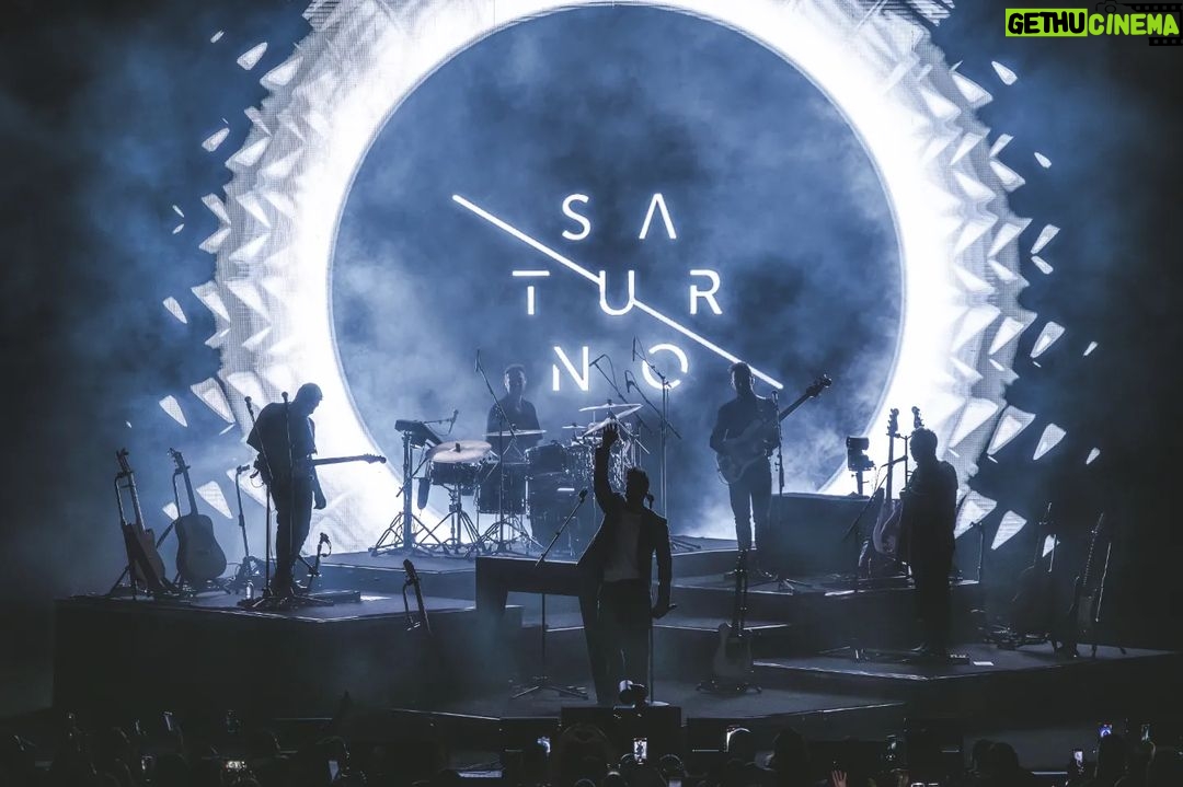 Pablo Alborán Instagram - GRACIAS NEW YORK!!!! No voy a olvidar este día jamás!!! próxima parada: WASHINGTON, ATLANTA y PUERTO RICO!!!! Theater at Madison Square Garden