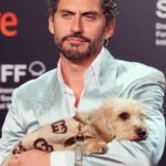 Paco León Instagram - Con mi querido @ucancallme_elliot en la presentación de #rainbowpeli en el @sansebastianfes Gracias @gucci por vestirnos a los dos.