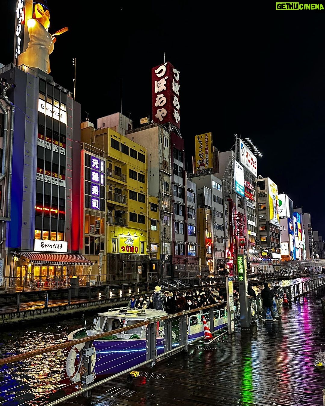 Paco León Instagram - Fascinado, inspirado y embriagado de Japón. 🇯🇵 Arigato Sayonara 草間彌生美術館