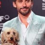 Paco León Instagram - Con mi querido @ucancallme_elliot en la presentación de #rainbowpeli en el @sansebastianfes Gracias @gucci por vestirnos a los dos.