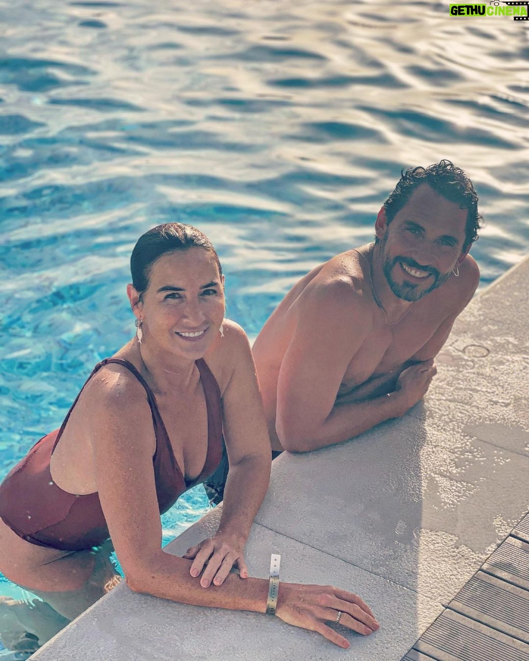 Paco León Instagram - Se abre mi temporada de piscina @hotelemperadormadrid en la gloria con mi hermana Gloria Belén López y @anilfernandez_oficial @belenlopezactriz