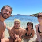 Paco León Instagram – Unos días estupendos que hemos pasado con unos amigos estupendos con unos baños y unas risas estupendas. #pensierostupendo❤️