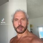 Paco León Instagram - CARPE DIEM, TEMPUS FUGIT, LUX ET VOLUPTAS, MEMENTO MORI…. DOLCE E SALATO, CAFÉ E GELATO🇮🇹