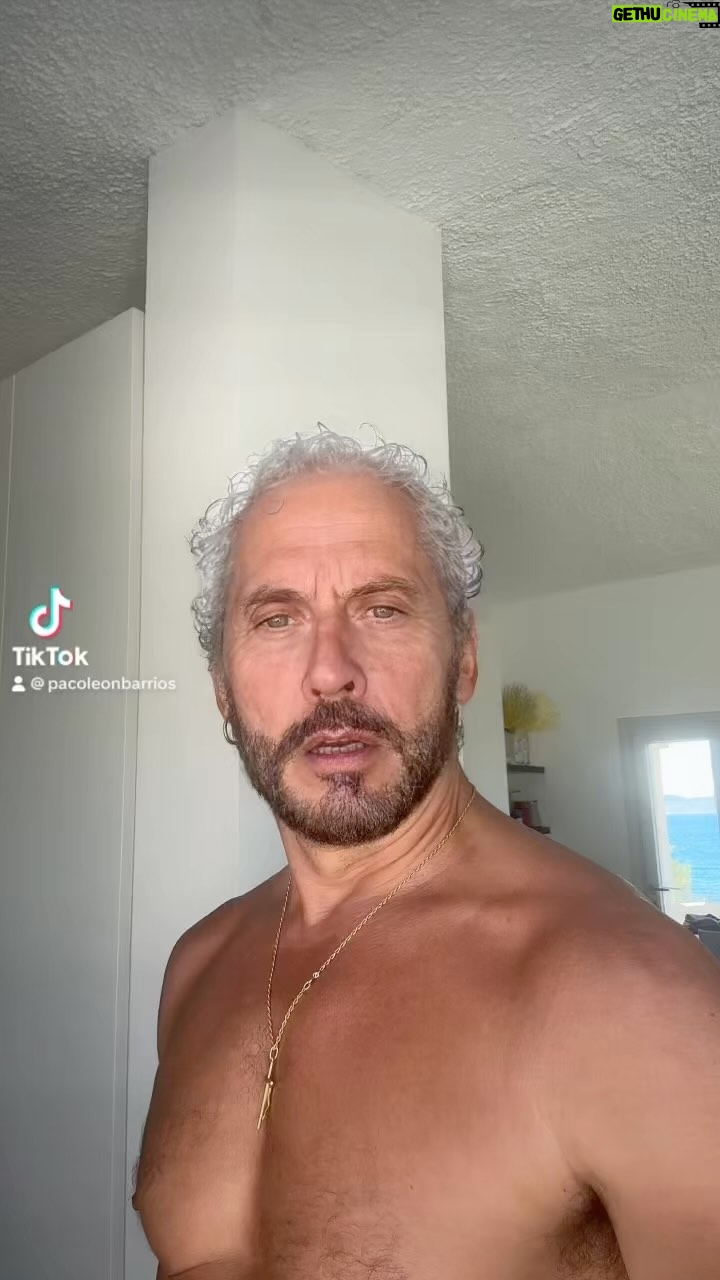 Paco León Instagram - CARPE DIEM, TEMPUS FUGIT, LUX ET VOLUPTAS, MEMENTO MORI…. DOLCE E SALATO, CAFÉ E GELATO🇮🇹
