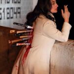 Paco León Instagram - Esta impactante foto de la artista y amiga @pilaralbarracin_artist , hoy 8 de marzo me hace pensar en todos los tipos de violencia a la que están sometidas las mujeres en todo el mundo. Desde los feminicidios (10 al día en México) a la pequeña violencia invisible. A la aceptada como inevitable. Eduquemos en igualdad para cambiar esto. No es fácil cuando tanto hombres como mujeres tenemos siglos de machismo metidos en el disco duro. Pero hay que reprogramar, cuestionando nuestras conductas aprendidas. Conviene hacerlo. #8m #díainternacionaldelamujer #womenrightsmatter