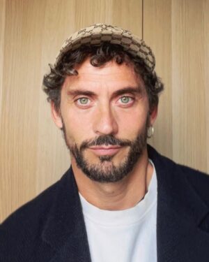 Paco León Instagram - Ahora me tengo que quitar la barba y cortarme el pelo…. y me da hueva…. Pero el trabajo manda, es para el próximo personaje. También me gusta cambiar.