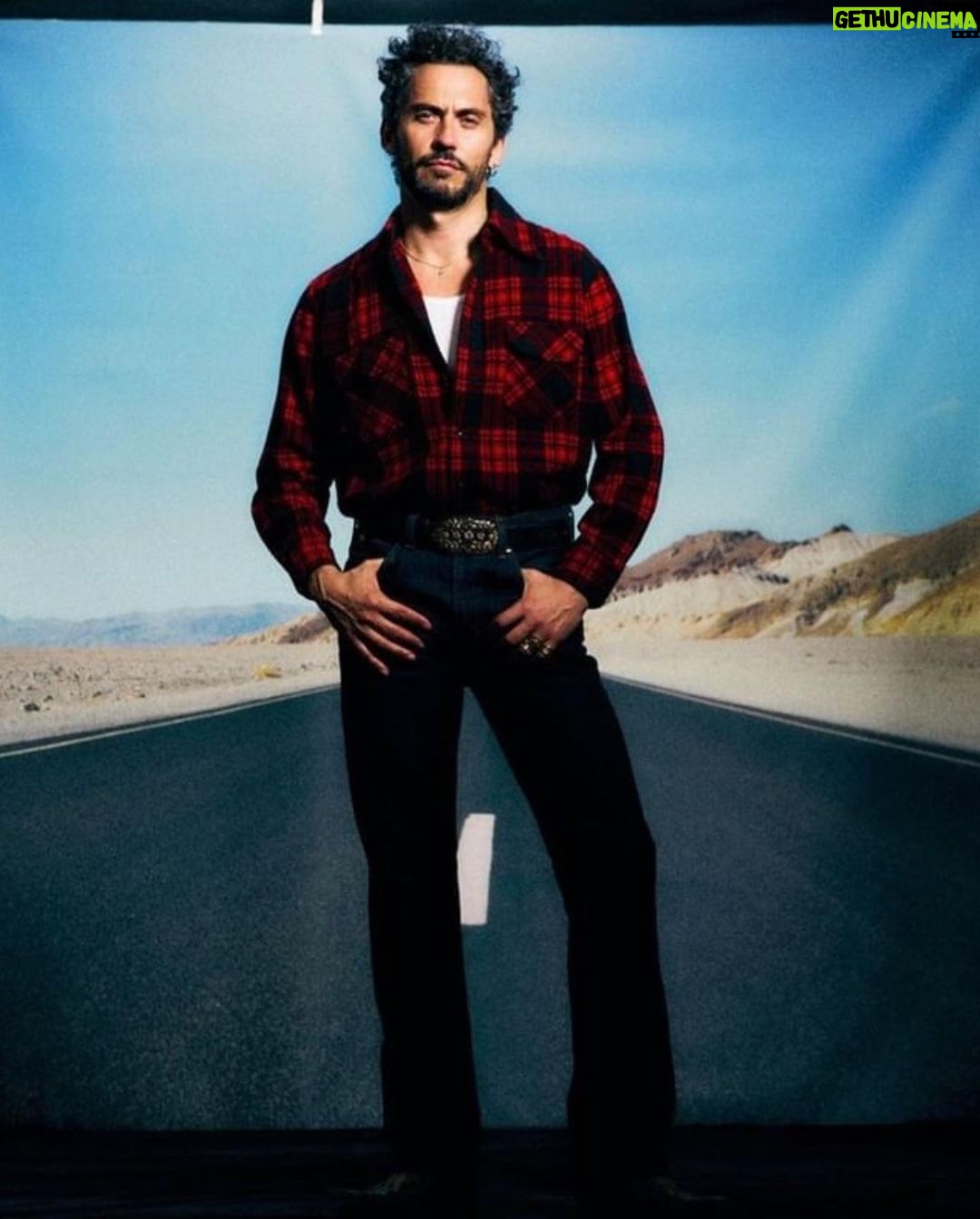 Paco León Instagram - Pedazo de sesión que se marcó @javier_biosca Gracias a @esquirees por la libertad y la confianza. ¿Cuál es tu preferida?