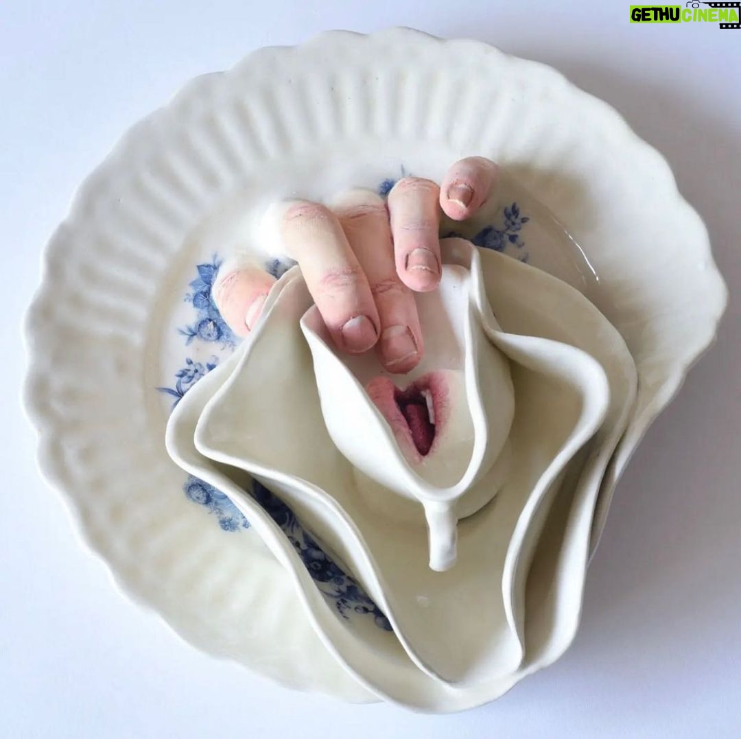 Paco León Instagram - Tetas que hablan … esta artista también me fascina @ronitbaranga #tetart ¿te gusta?
