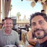 Paco León Instagram – Hace más de 20 años que nos conocemos y sigo admirándome de lo que puede llegar a hacer con su pasión y su gusto. El mejor “hotelier du monde” @christianschallert 💙🇲🇦