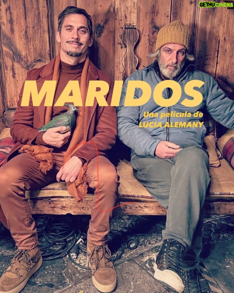 Paco León Instagram - Hoy se estrena en los mejores cines @maridospelicula con el gran @ernestoalterio. Dirigida por @lucia__alemany. @telecincocinema 🏔️ @disneyspain