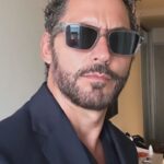 Paco León Instagram - Un año más, un año menos. Lo de celebrar pasa ya a ser urgente. #felizañonuevoatodes ❤️