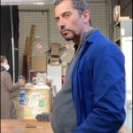 Paco León Instagram – Ya está en @movistarplus esta peli tan especial de mi hermano Felix Viscarret, donde tengo el honor de compartir armario con Iñaki Gabilondo 🙌 “. “NO MIRES A LOS OJOS”  adaptación cinematográfica de la novela de otro grande, Juan José Millás.