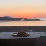 Paco León Instagram - Es difícil encontrar referentes que te ayuden a ilusionarte con la vejez que por otra parte ojalá venga. Cuando veo esos viejos italianos, completamente marrones, con sus bañadores turbo comiéndose un helado, me digo. Ok vamos! Como decía Ava Gardner de España. A mí me encanta Italia porque tiene los mismos defectos que yo. 🇮🇹