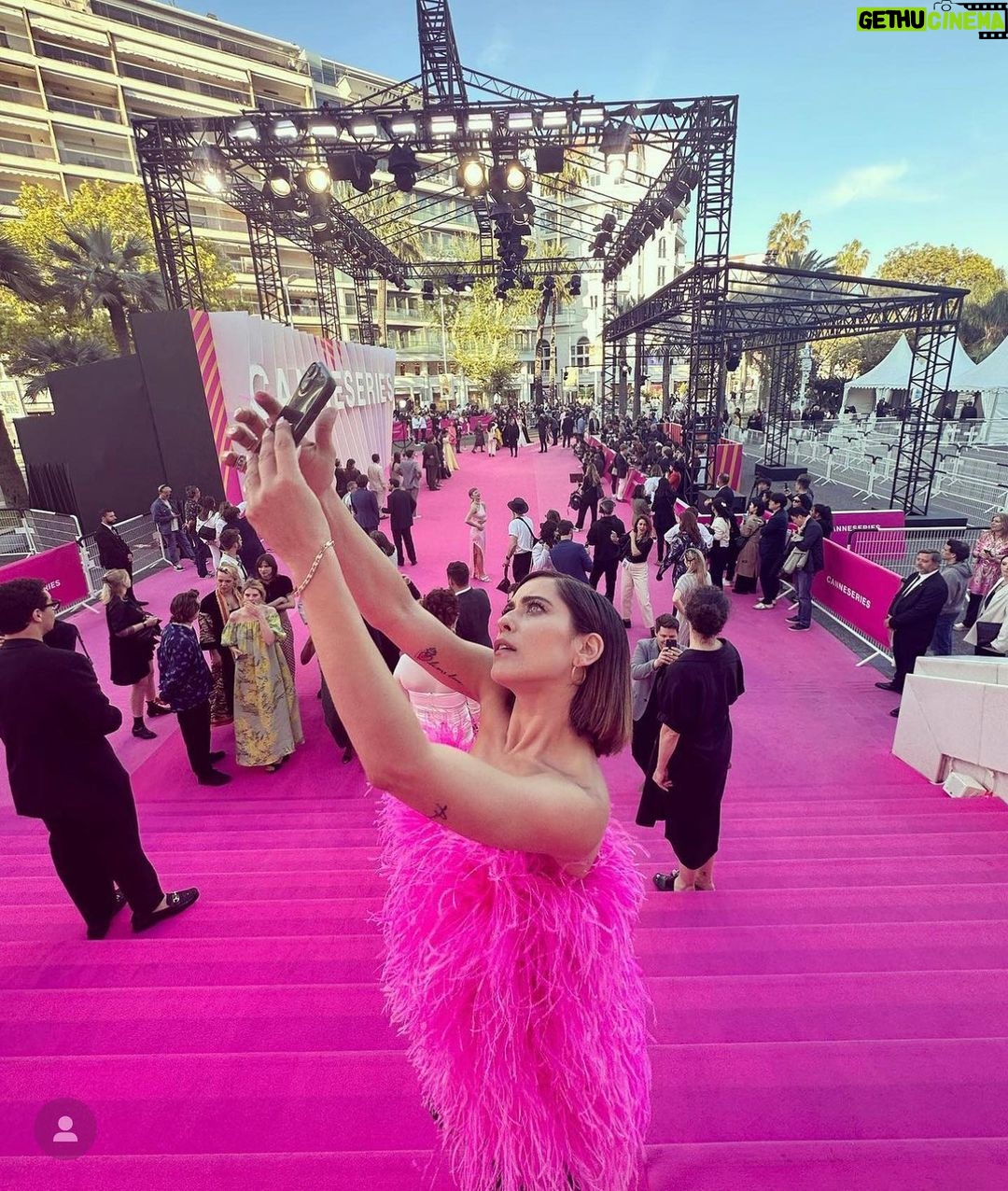 Paco León Instagram - Mi hermana @marialeonbarrios La Kristen Stuart de Sevilla, estrenó ayer #ElHijoZurdo una joya premiada como la mejor miniserie en @canneseries Creada por @fale73 @pacor.b @atipicafilms @movistarplus #orgullo A partir del 27 de Abril en Movistar!!