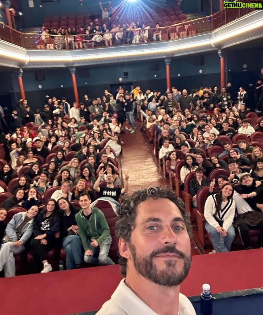 Paco León Instagram - Hablando de “Carmina o revienta” con 250 jóvenes en la @filmotecaes dentro del programa @platinoeducaoficial #filmotecaeducativa #platinoeduca
