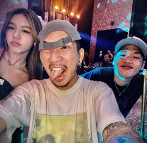 Padung Songsang Instagram - ขอบคุณ ที่เรารักกันนะ เป็นวันที่ดีใจ มีความสุขมาก #จากใจคนเป็นพ่อ  @iamjsad @punnada_promyos 💯💯💯💯💯💯💯💯💯💯 อวดน้อย แต่ ร้อยเปอร์เซ็นต์ 🤡🤡🤡🤡🤡🤡🤡🤡🤡🤡🤡🤡🤡🤡🤡🤡🤡🤡