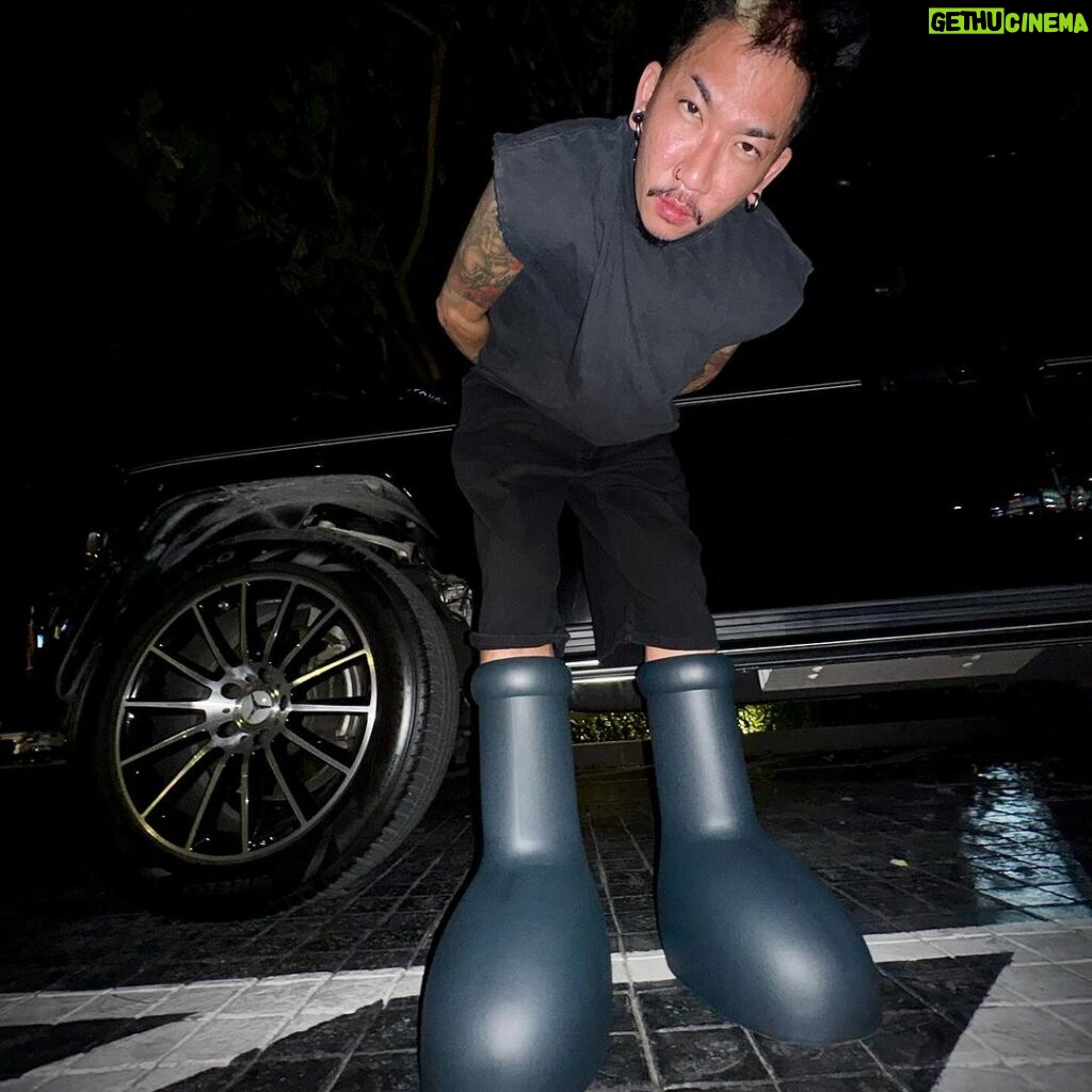 Padung Songsang Instagram - Black boots #ตลกรูปหล่อพ่อรวยรถเก๋งติดแก๊สแจ๊สสปุ๊กนิคปาปิยองกุ๊กกุ๊ก @mschf #mschf 👽👽👽👽👽👽👽👽👽👽👽👽👽👽👽👽👽👽👽👽👽👽👽👽 Bangkok, Thailand