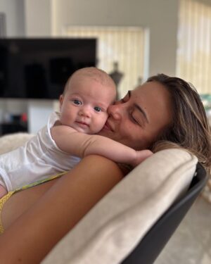Paga Instagram - Coucou les copains et les copines 💚 moi j’ai retrouvé ma maman et mon papa je suis trop contente 🥹